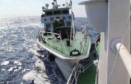  5 tàu Trung Quốc tấn công 1 tàu Kiểm ngư Việt Nam