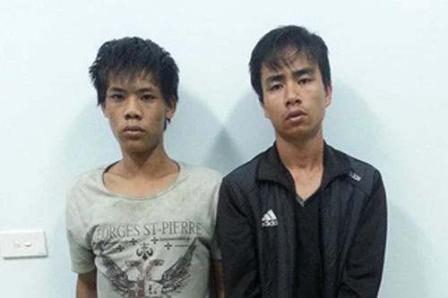 Vứt lại dây chuyền vàng hòng thoát thân, 2 tên cướp vẫn bị tóm gọn