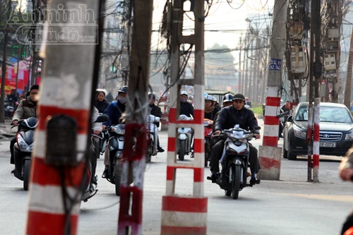 Nguy hiểm với kiểu "nghệ thuật sắp đặt" giữa đường phố Hà thành