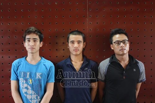 Đi mua ma túy rồi cướp luôn điện thoại của chủ buôn ma túy