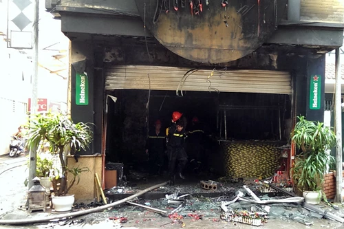 Ít nhất 5 người tử vong trong vụ hỏa hoạn tại quán karaoke trên phố Giảng Võ