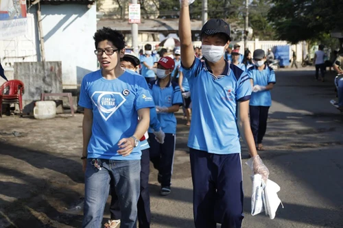 Nhặt rác mọi nơi ta đặt chân đến