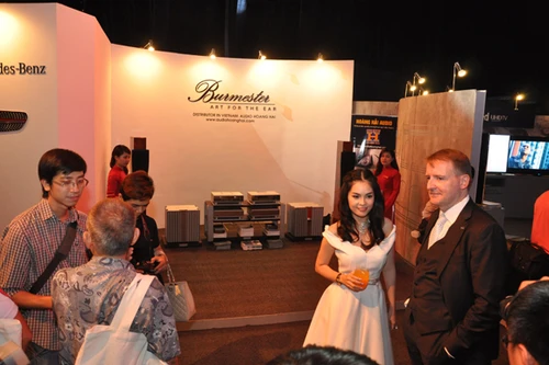 Sự hòa nhịp hoàn hảo giữa Mercedes- Benz và Burmester