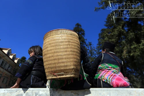 Vật bất ly thân của phụ nữ vùng cao