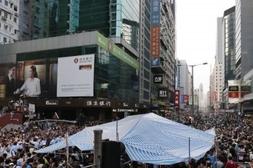 Cảnh sát Hong Kong bắt giữ 19 kẻ tấn công người biểu tình