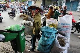 Vừa ở tù xong, người đàn bà nhặt "ve chai" lại nhận thêm án vì chồng