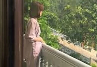 Thiếu nữ yêu quá đà khiến hai nhà thành…kẻ địch