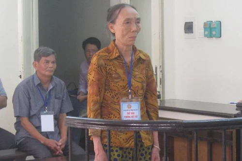 Người đàn bà "chém gió" có quan hệ với nhiều lãnh đạo cấp cao