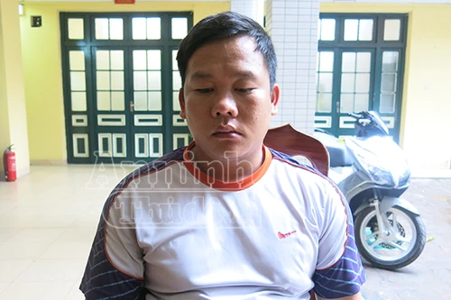 Tên cướp “vớ bở”, gặp nạn nhân “hàng hiệu” mới 4 tuổi