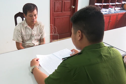 Sới gà ven cánh đồng bị triệt xóa