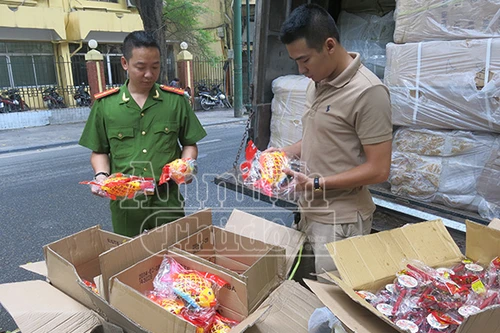 “Chặn đứng” một xe tải đồ chơi chưa kiểm định, từ Móng Cái về Hà Nội