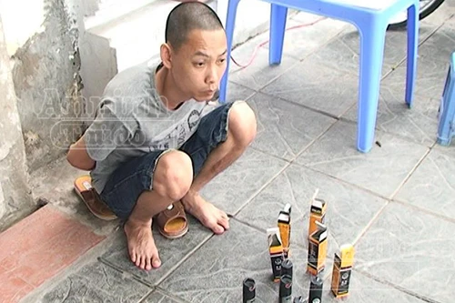 Trên đường đi "ship" 5 bình xịt hơi cay, thanh niên bị 141 bắt giữ