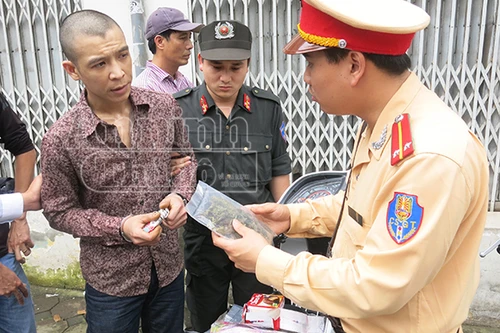 Mang “cỏ” trong người, ngược đường một chiều chạy chốt 141