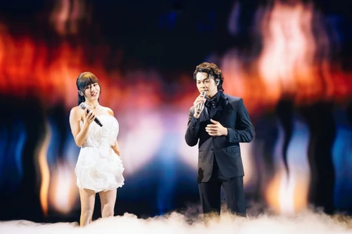 Văn Mai Hương lần đầu hát cùng Lân Nhã trên sân khấu live concert "Có đôi lần"