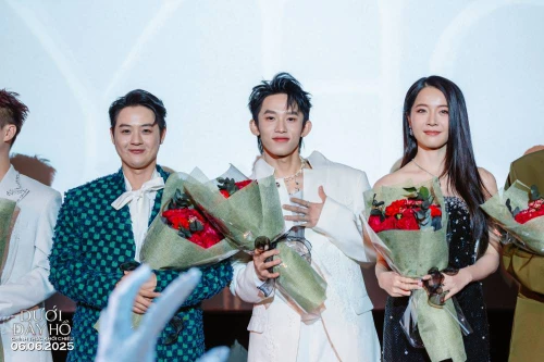 Bộ ba Kay Trần, Karen Nguyễn, Thanh Duy rạn nứt tình bạn trong trailer chính thức "Dưới đáy hồ"