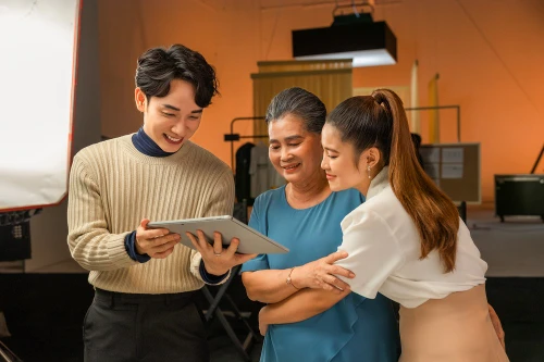 Trúc Nhân ra mắt MV "Chạm gần yêu thương" nhân Ngày của Mẹ