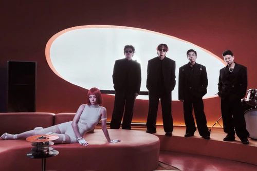  Ca sĩ Marzuz bất ngờ kết hợp cùng Chillies trong đĩa đơn "Gold"