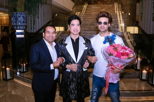 Ngôi sao Ấn Độ Himanshu Soni bất ngờ đến gặp Ngọc Sơn tại Thái Lan