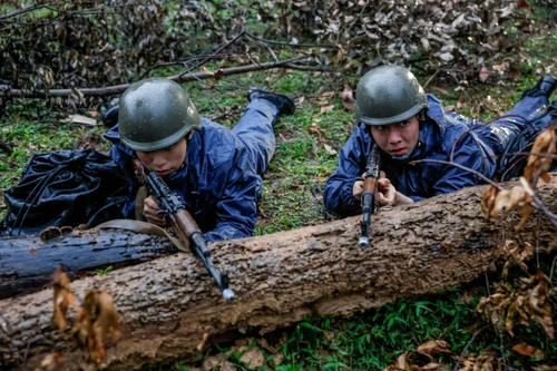 "Chiến sĩ quả cảm": Những thước phim hành động lấy cảm hứng từ chuyên án 'trùm' ma túy ở Lóng Luông