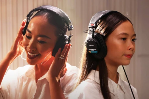 Đoan Trang cùng con gái hát về tình thầy trò trong MV mới