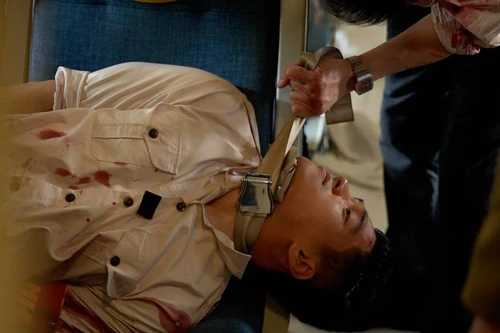 Đoàn phim “Tử chiến trên không” nín thở với từng cảnh quay trong khoang máy bay hẹp