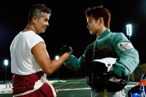 Phạm Đình Thái Ngân kể chuyện yêu đương bằng đua xe F1 