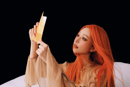 Min lần đầu tiên mở hết ngăn kéo cảm xúc của mình trong album phòng thu thứ 2