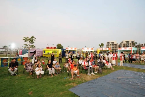 Trải nghiệm rạp chiếu phim ngoài trời dịp Giáng sinh 2024