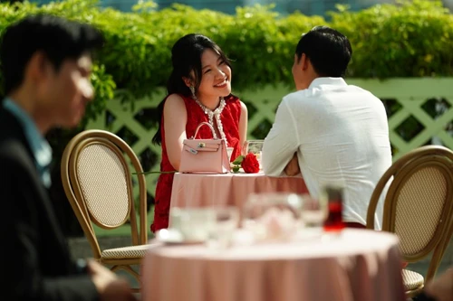 Uyển Ân “thoát vai” em gái Trấn Thành để “làm dâu” gia tộc giàu có ba đời