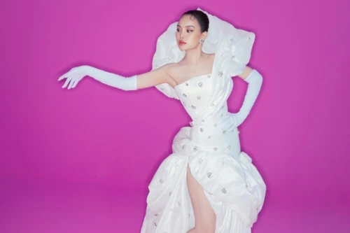 Giang Hồng Ngọc trở lại với MV “Em giấu"