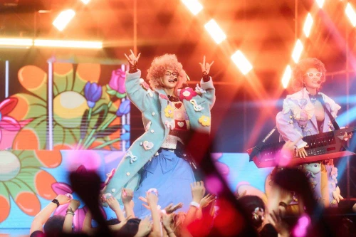 Biến hóa qua từng công diễn, Hoàng Yến Chibi tiếp tục ghi điểm ở công diễn 4