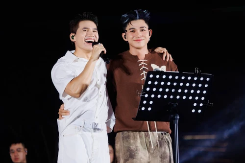 Quốc Thiên mời Jun Phạm “hâm nóng” cho Live concert SKYNote