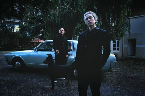 Karik phát hành MV mới kết hợp cùng rapper huyền thoại Thai VG