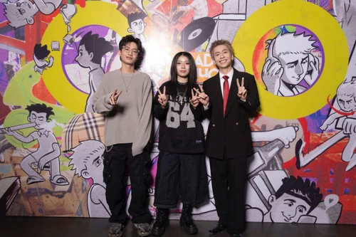 Osad “thoát khỏi sự gò bó trong âm nhạc” với album đầu tay 