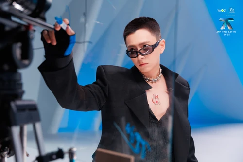 Ngô Kiến Huy chào sân "Anh trai say hi" khiến dàn anh trai bất ngờ