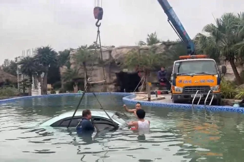 Đạo diễn Lương Đình Dũng gặp tai nạn khi quay phim kinh dị "Đồi hành xác: Tà thuyết đen trở lại"