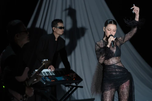 Bùi Lan Hương mở màn 2023 dự án âm nhạc “Fallen angel - Thiên thần sa ngã”