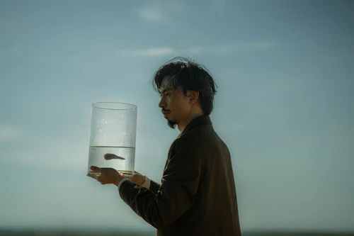 Đen cùng chú cá nhỏ kể hành trình kết nối tình bạn trong MV "Friendship"