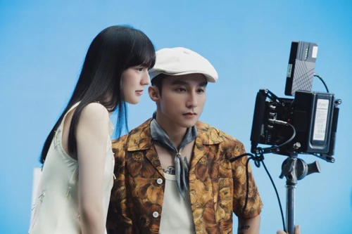 Sơn Tùng M-TP và Hải Tú xuất hiện công khai trong MV "Chúng ta của tương lai" 