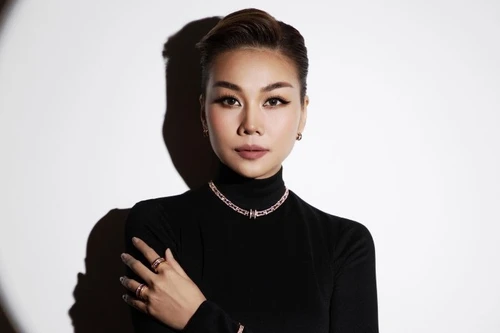 Thanh Hằng đeo trang sức tiền tỷ đi chấm "Miss Universe Vietnam"