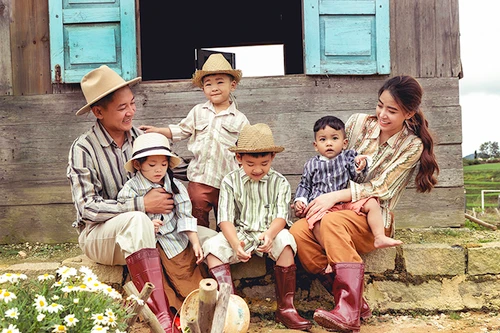 Bộ ảnh ‘Gia đình nông dân’ cực chất của Thành Đạt - Hải Băng 