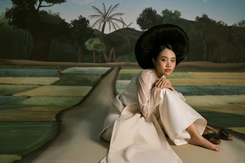 Phương Mỹ Chi ra mắt album “Vũ trụ cò bay” đánh dấu hành trình 10 năm ca hát 