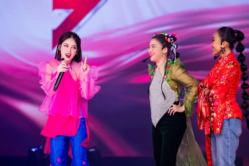 Tú Vi dừng bước tại "Chị đẹp đạp gió rẽ sóng"