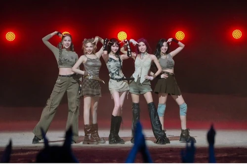 LUNAS mang “Moonlight” đến "Đạp gió 2024" Trung Quốc