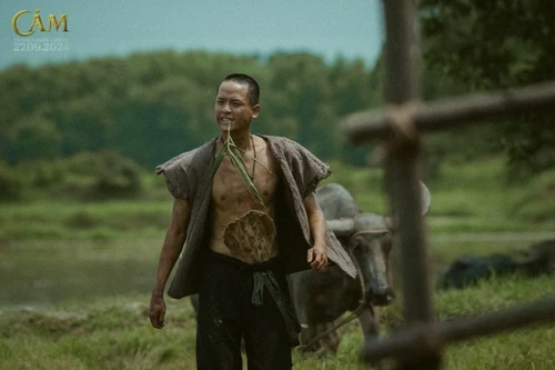 Trần Doãn Hoàng: "Chàng thơ" biến hoá đa màu lột xác thành Bờm bí ẩn