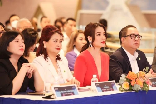 Trương Ngọc Ánh đảm nhận vai trò mới, cầm trịch 2 cuộc thi hoa hậu trong năm 2022