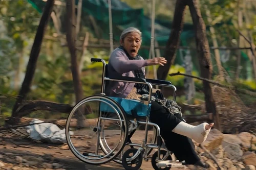 “Bà Hai” Thanh Hiền tự đóng hết cảnh nguy hiểm dù đã ngoài 70