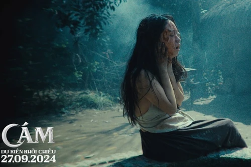 Phim kinh dị “Cám” hé lộ thế lực quỷ ám đến hội thử hài với bàn chân rướm máu