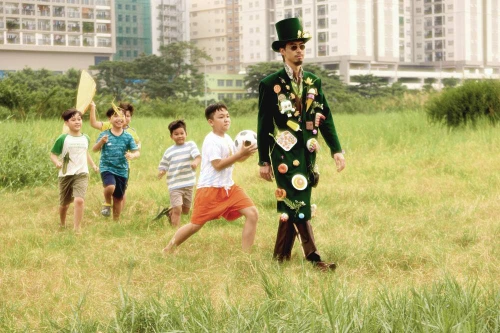 Đen hóa “tiệm tạp hóa ngọt ngào”, gửi thông điệp cho đi để nhận lại trong MV mới 