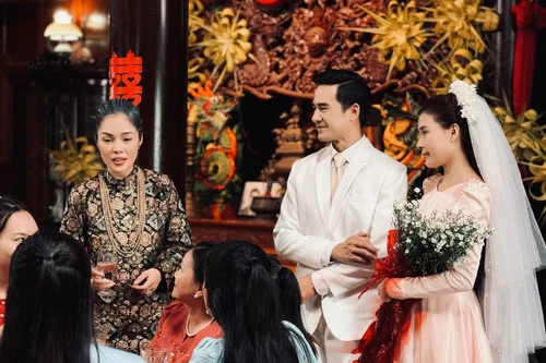 Dương Cẩm Lynh bị trách vì "đánh" bạn diễn quá thật